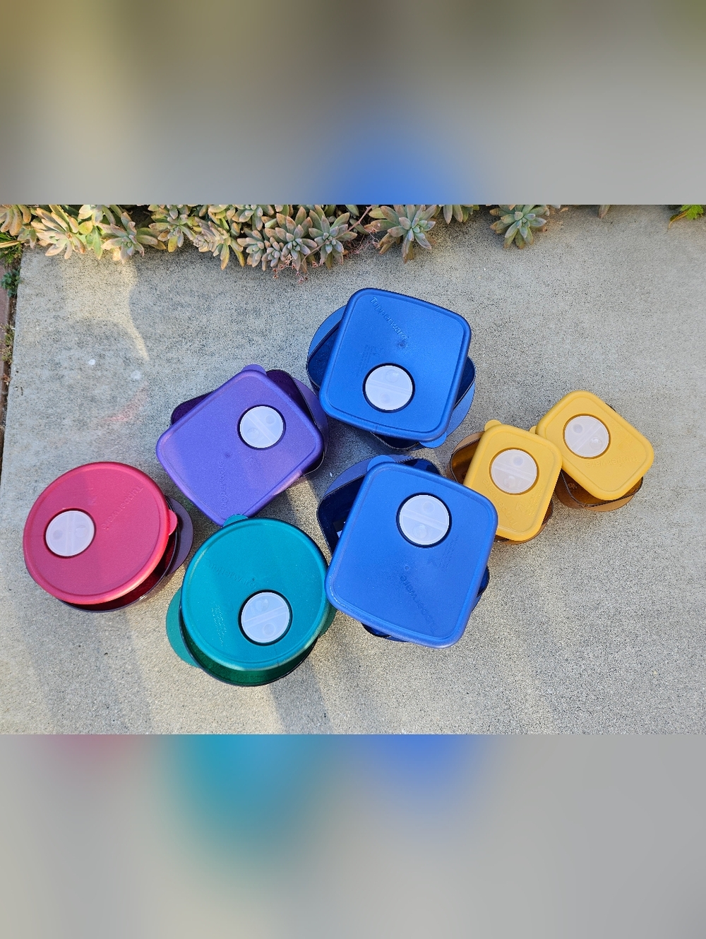 RARE FIND BRAND NEW BEAUTIFUL JEWEL TONE SET OF TUPPERWARE 8 PIECES INCLUDED